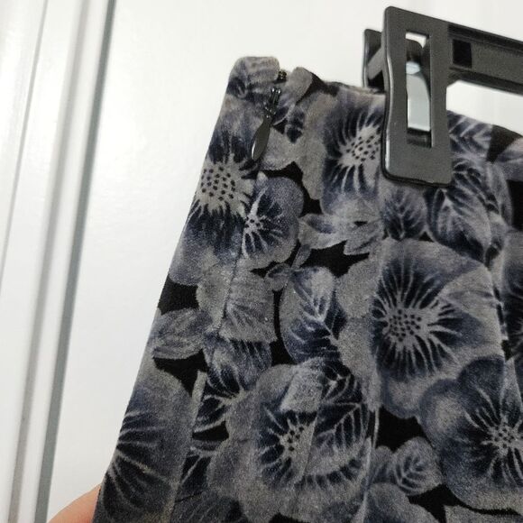 Ann Taylor Pencil Skirt Women’s 10 (32x19) Gray Blue Velvet Stretch Floral VGUC - Picture 8 of 9
